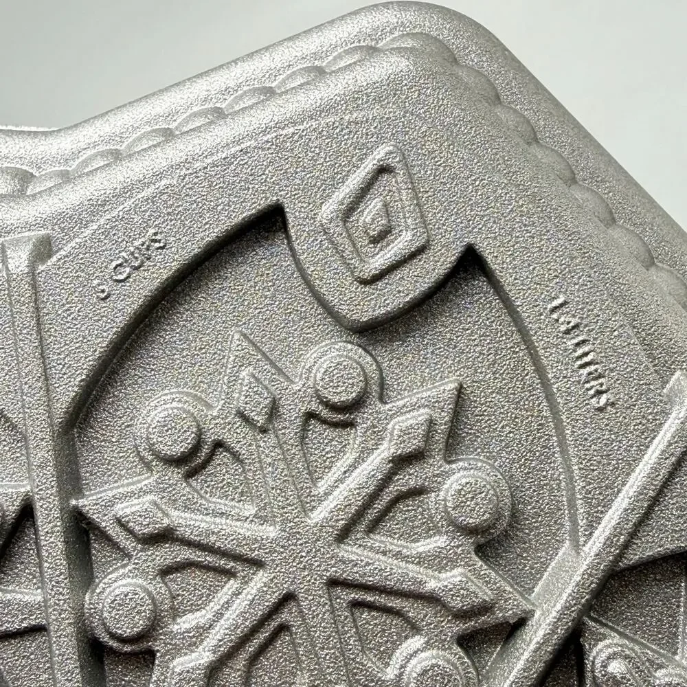 Nordic Ware Sweet Snowflakes Shortbread Pan 3D Cake Mold 6 Cup Cast Aluminum USA